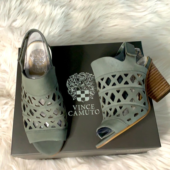 Vince Camuto Deverly Sandal Size 6.5 Wide - Picture 2 of 12